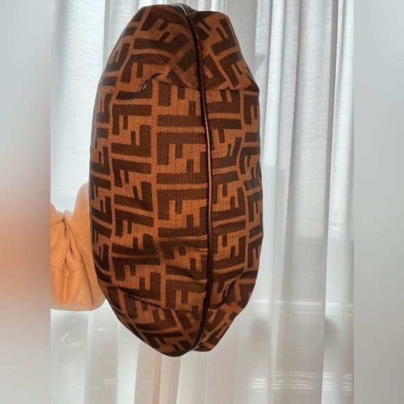 SOLD ♥️ Fendi ZUCCA HOBO - Picture 4 of 7